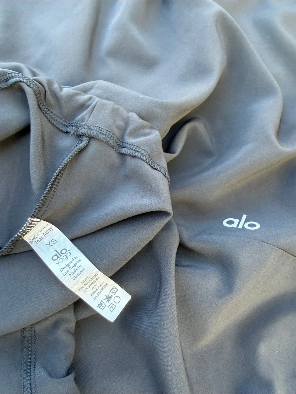 ALO Yoga Women’s Black Half-Zip Windbreaker Pullover, brand new - Picture 4 of 5